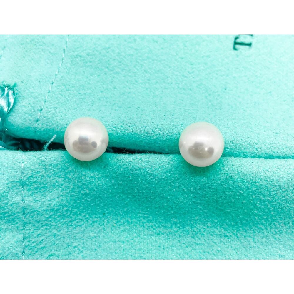 Tiffany & Co. Ziegfeld 8mm Freshwater Pearl Stud Earrings in Sterling Silver - Picture 9 of 16